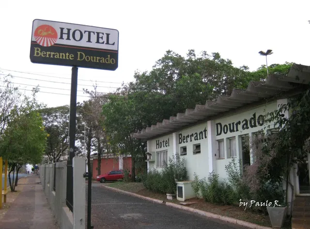 Hotel Berrante Dourado