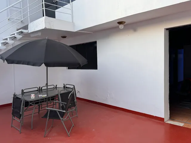 Los Profesionales - Hospedaje