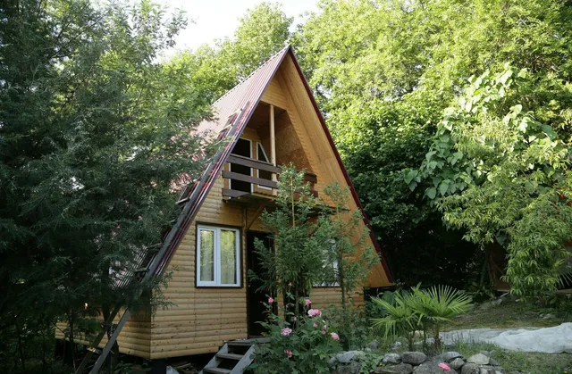 Baza Otdykha Na Reke Shakhe