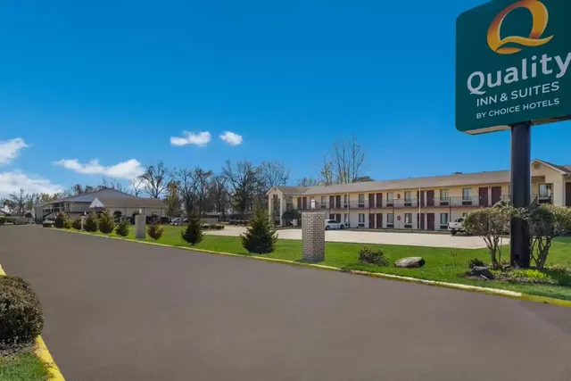 Quality Inn & Suites West Helena