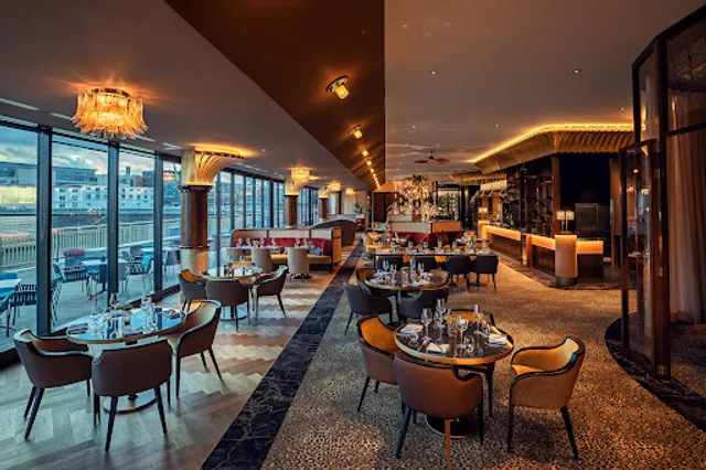 DOX Restaurant & Bar