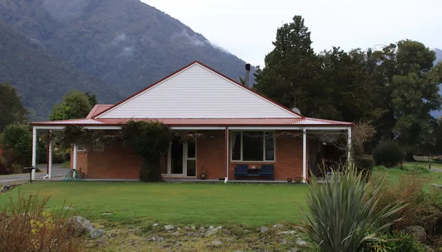 Misty Peaks Boutique Accommodation