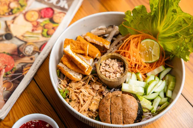 IVEGAN SUPERSHOP NHA TRANG - HEALTHY PLANT-BASED CAFE