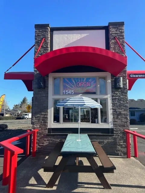 Surf Squatch Espresso & Grindz