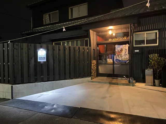 カフェ＆ゲストハウス 亀崎港 NAKATAKE