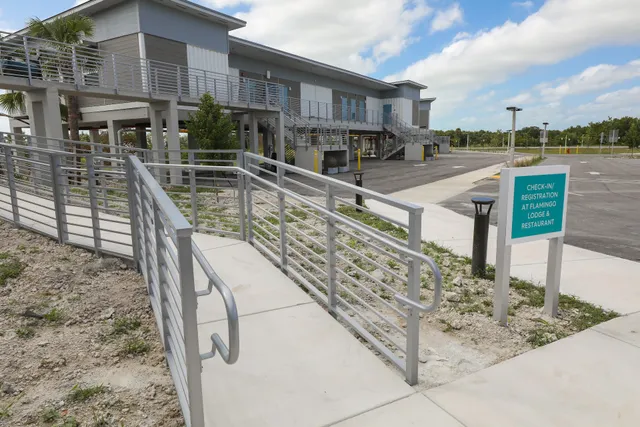 Flamingo Lodge and Restaurant