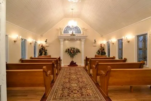 Gatlinburg Wedding Chapel at Honeymoon Hills