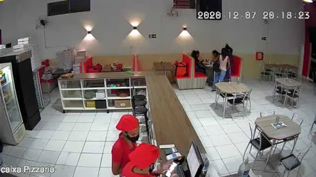 KL Pizza / Pizza Artesanal / Pizzaria Uberaba / Pizza A Metrô / Borda Vulcão