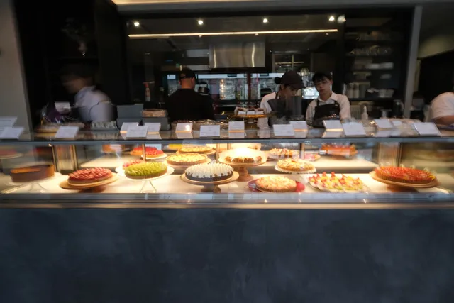 TOWARI - The Crafted Crust -