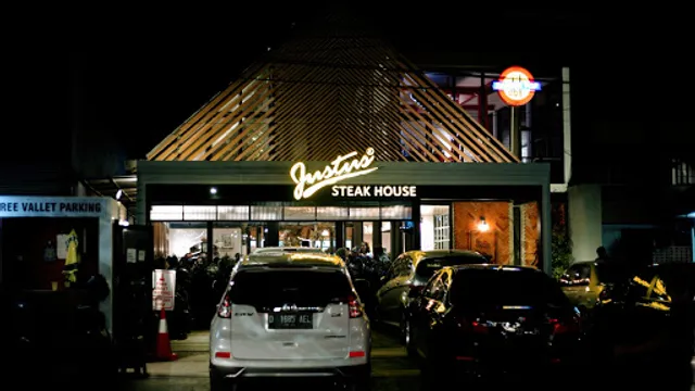 Justus Steak House • Cimanuk
