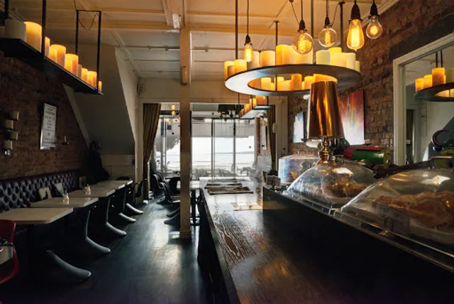 La Vista Cafe & Restaurant