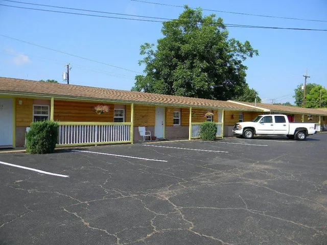 Little Shamrock Motel & Waterpark