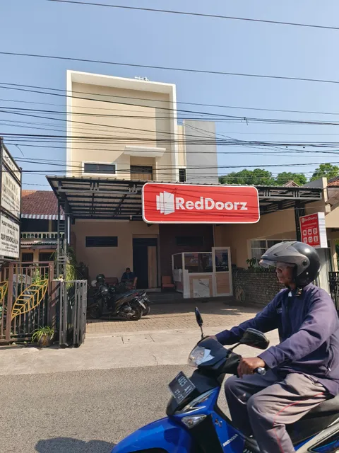 RedDoorz @ Tasneem Puspowarno Semarang