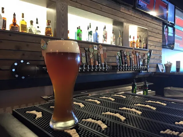 WINGERS Restaurant & Alehouse