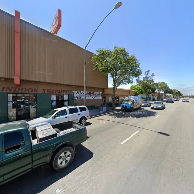 Salinas Indoor Swap Meet