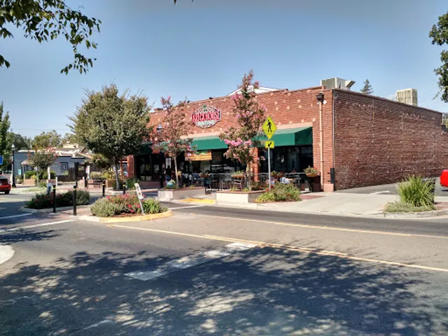 Brick House Restaurant & Catering