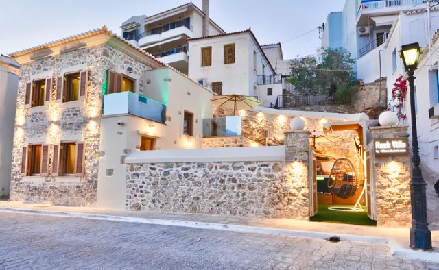 Rock Villa - by Villasonboard.com