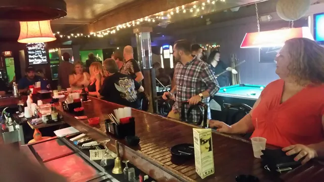 Rhonda's--A Neighborhood Bar