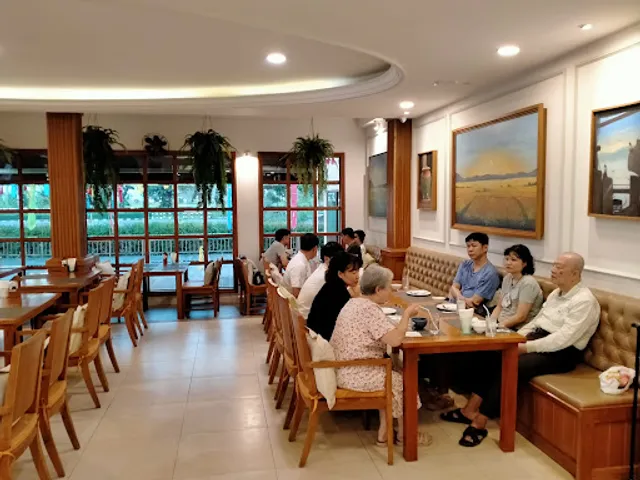 Karin & Shor's Dining & Ice Cream House