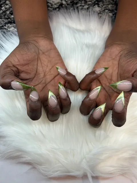 Castle Nail Spa 20% Off Mon-Wed 9:30am-2pm 10% Off Thurs-Sun