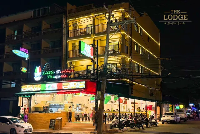 The Lodge Jomtien 7 เดอะลอดจ์ จอมเทียนบีช 7