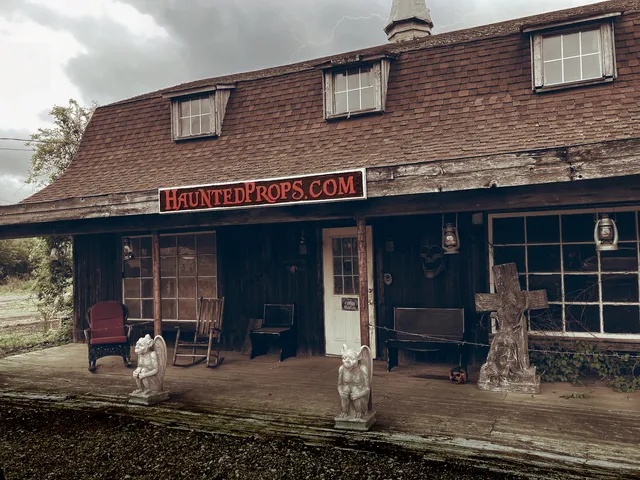 HAUNTEDPROPS.COM
