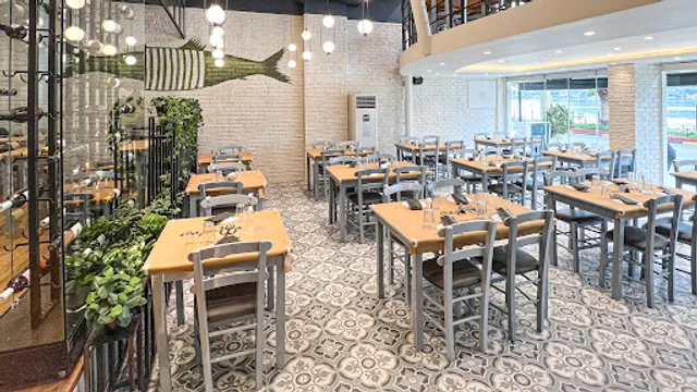 Ouzeri Paralia - Tavern