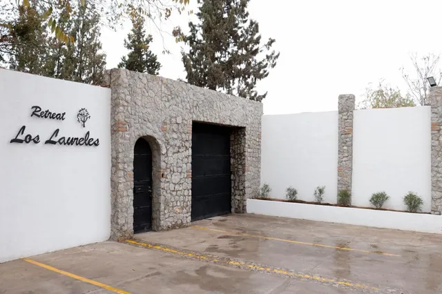Retreat Los Laureles