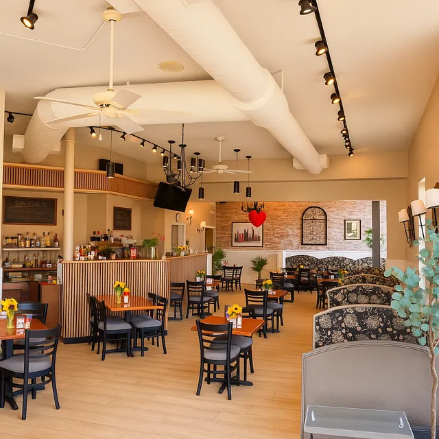 Lincoln Park Corner Kitchen