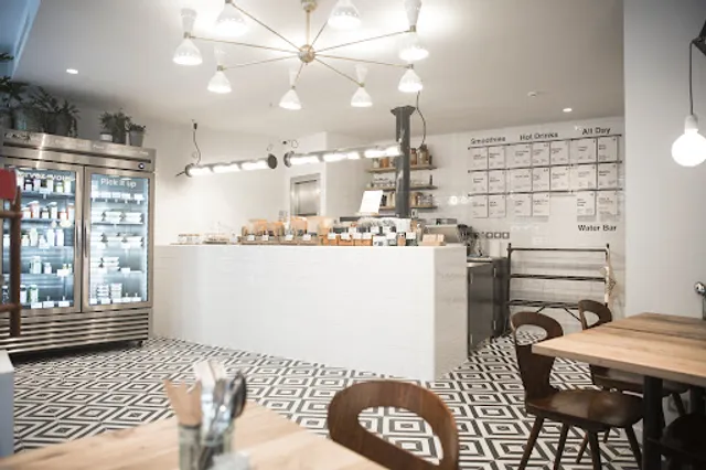 Wild & The Moon Helder