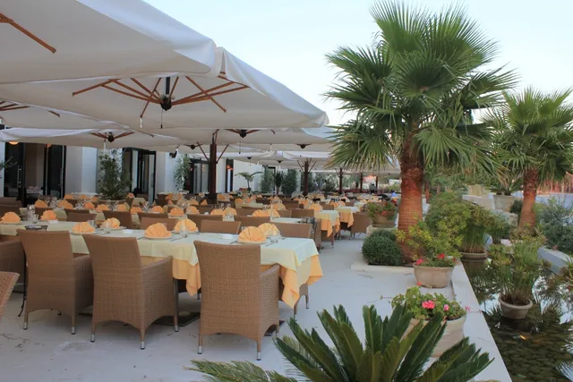 مطعم لي كاب