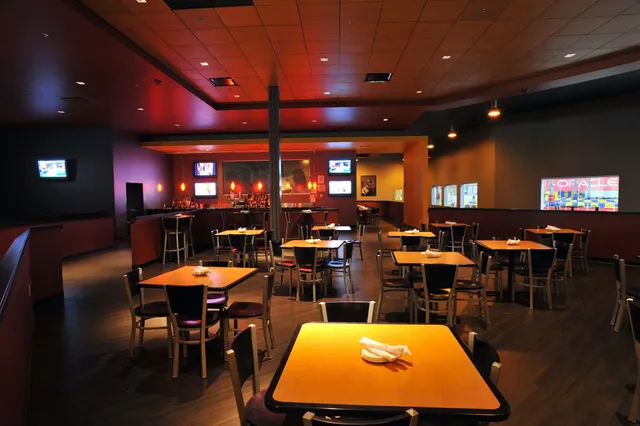 K1 Paddock Lounge - Sports Bar & Restaurant - Addison, IL