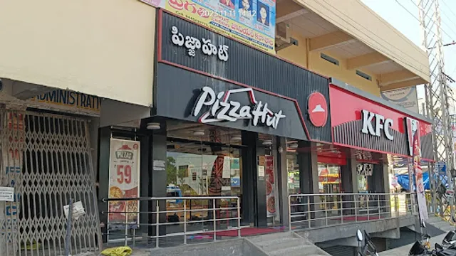 Pizza Hut | Clock Tower Road, Nalgonda