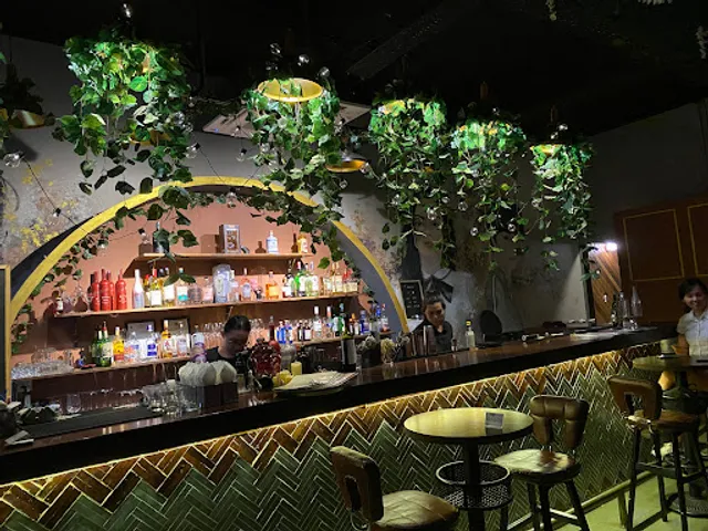 The Other Side Bar 赵老妹