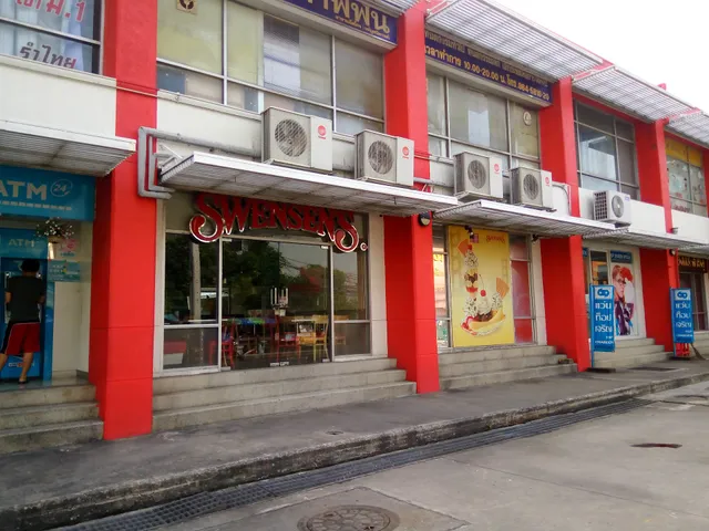 SWENSEN'S # Makro Charan Sanit Wong