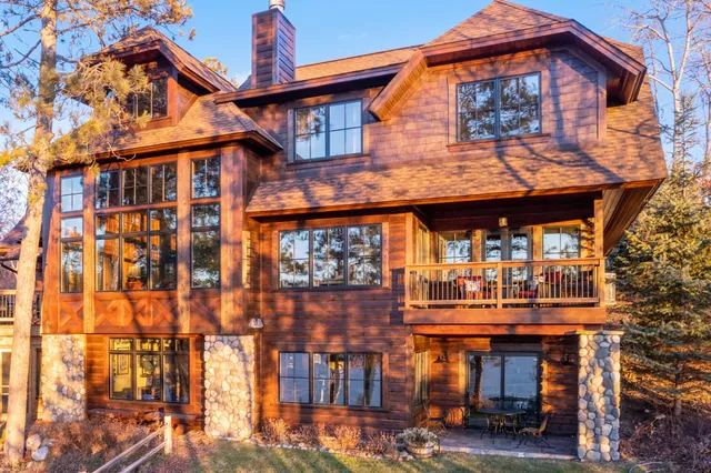 True North - Lodge House & Cabins