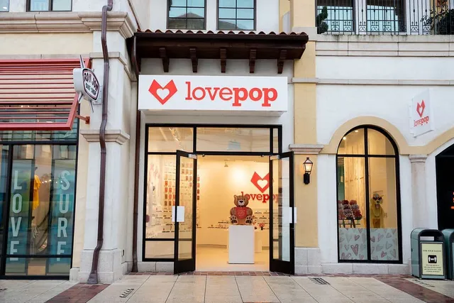 Lovepop Disney Springs