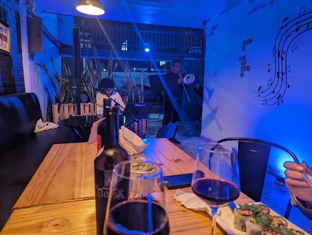 The Hub | Gastro Jazz Bar