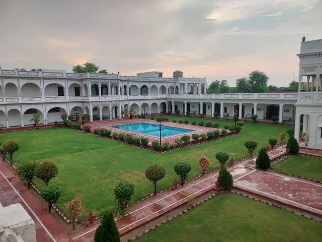 Indra Vilas, Alsisar