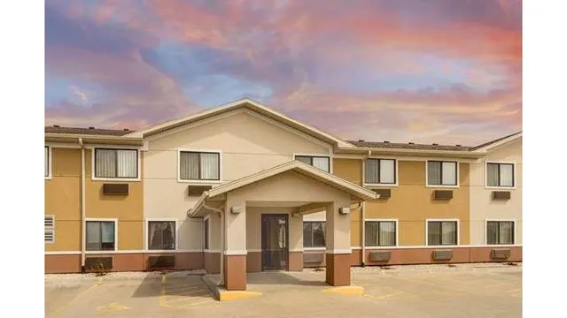 Super 8 by Wyndham Fond Du Lac