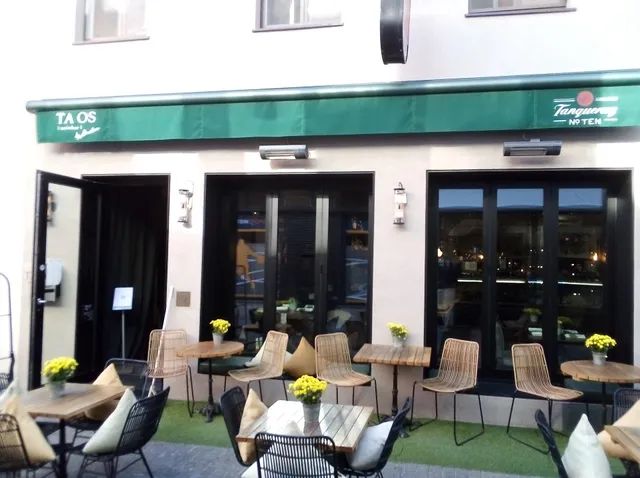 TA OS weinbar by Lausterer