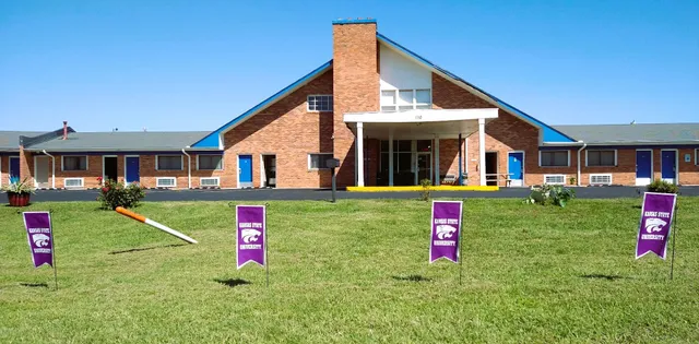 Grand View Plaza Inn & Suites