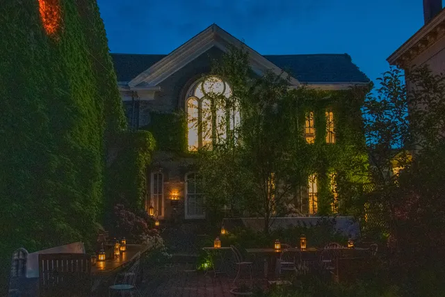 Church Des Artistes Guest House