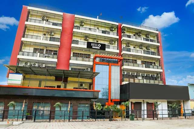 Hotel O Hyderabad Gate IIT BHU formerly Yug Residency