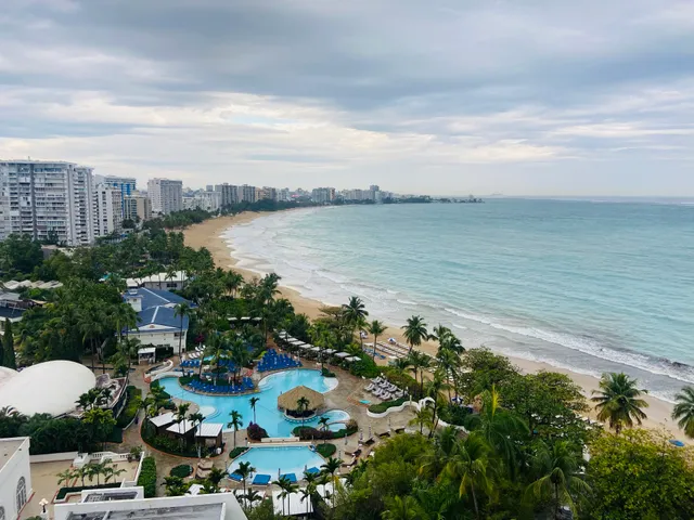 OCEAN VIEW DELUXE SUITE: PVT. BEACH & POOL