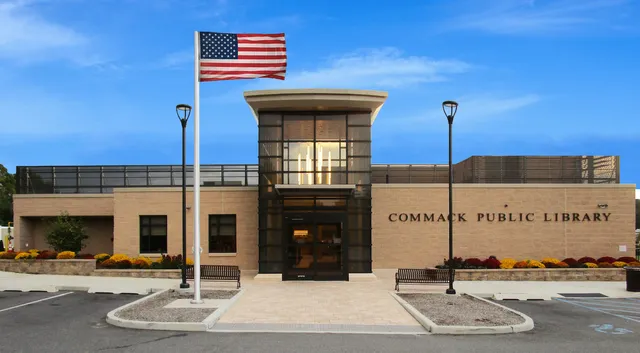 Commack Public Library
