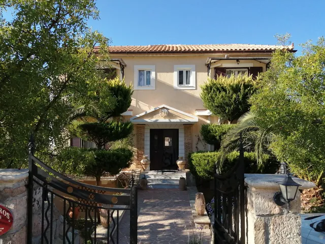 Christoforos Apartments