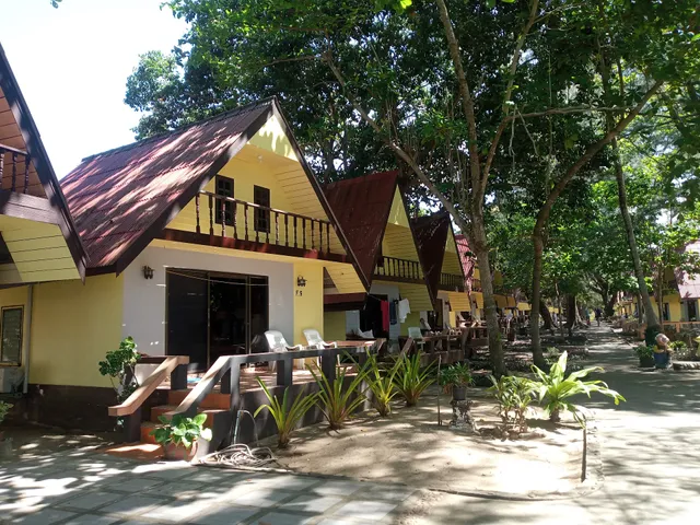 Bangkaew camping place bangalow kohjum road to Ban ta yang