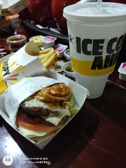 Carl's Jr. Saltillo Sendero Sur