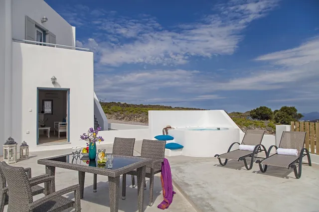 Athiri Santorini Family Friendly Hotel